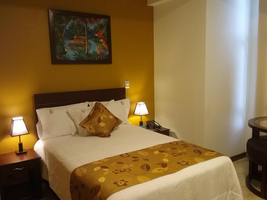 Hotel Europa Iquitos Esterno foto