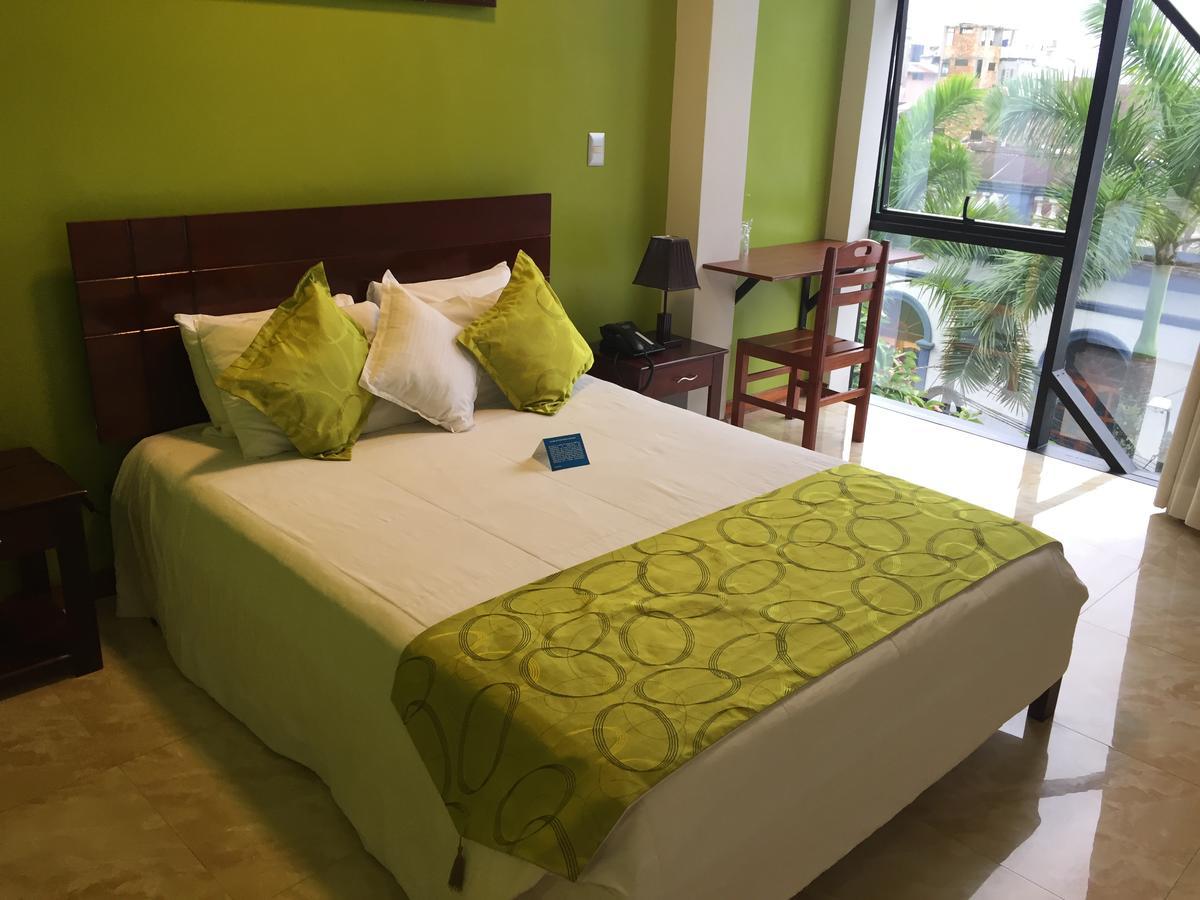 Hotel Europa Iquitos Esterno foto