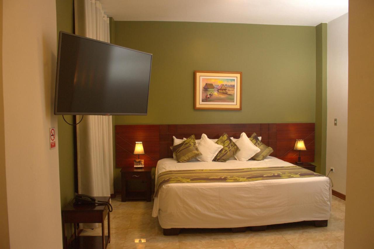 Hotel Europa Iquitos Esterno foto