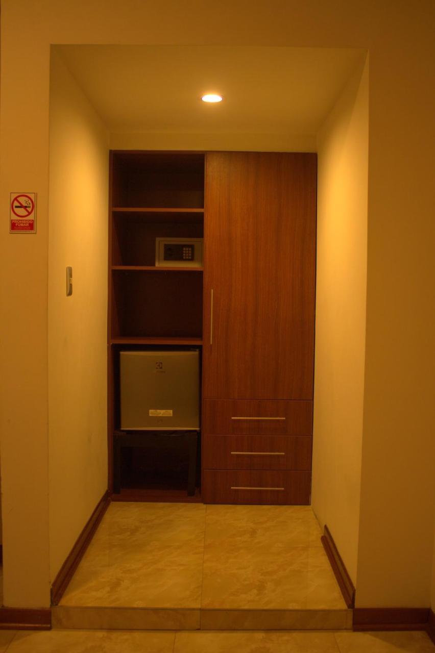 Hotel Europa Iquitos Esterno foto