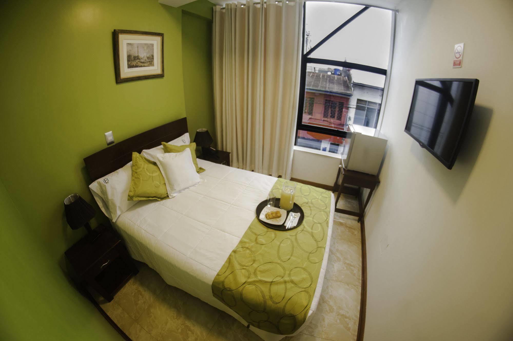 Hotel Europa Iquitos Esterno foto