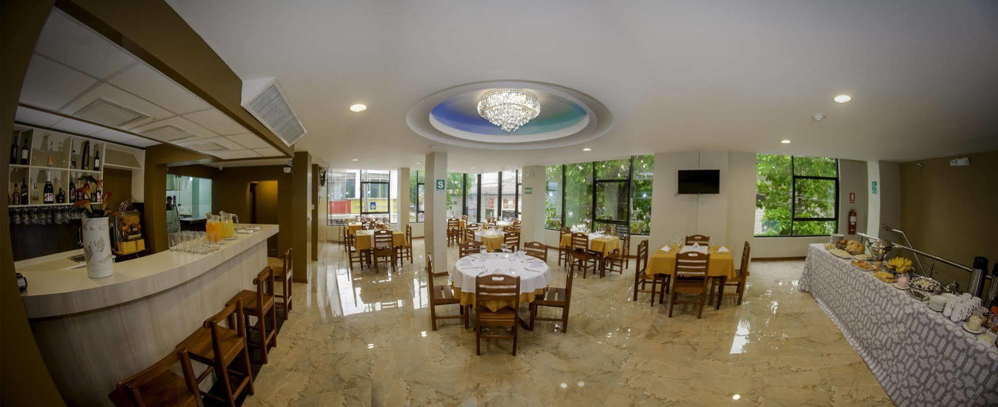 Hotel Europa Iquitos Esterno foto