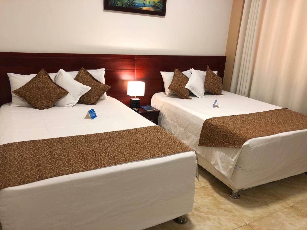 Hotel Europa Iquitos Esterno foto