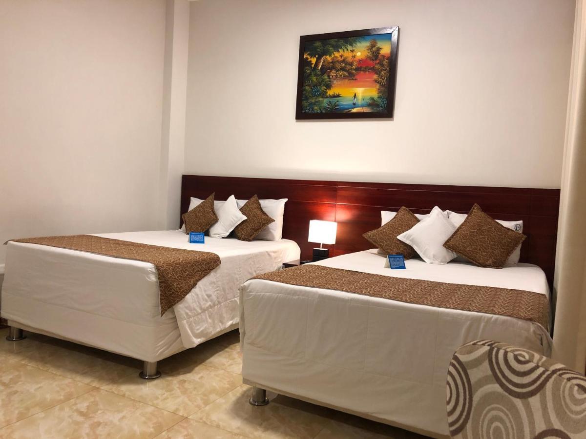 Hotel Europa Iquitos Esterno foto